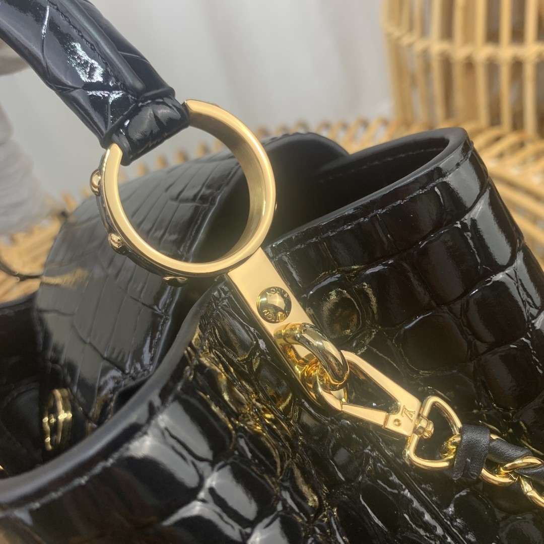 루이비통 LV CAPUCINES BB 카푸신 BB 토트 백