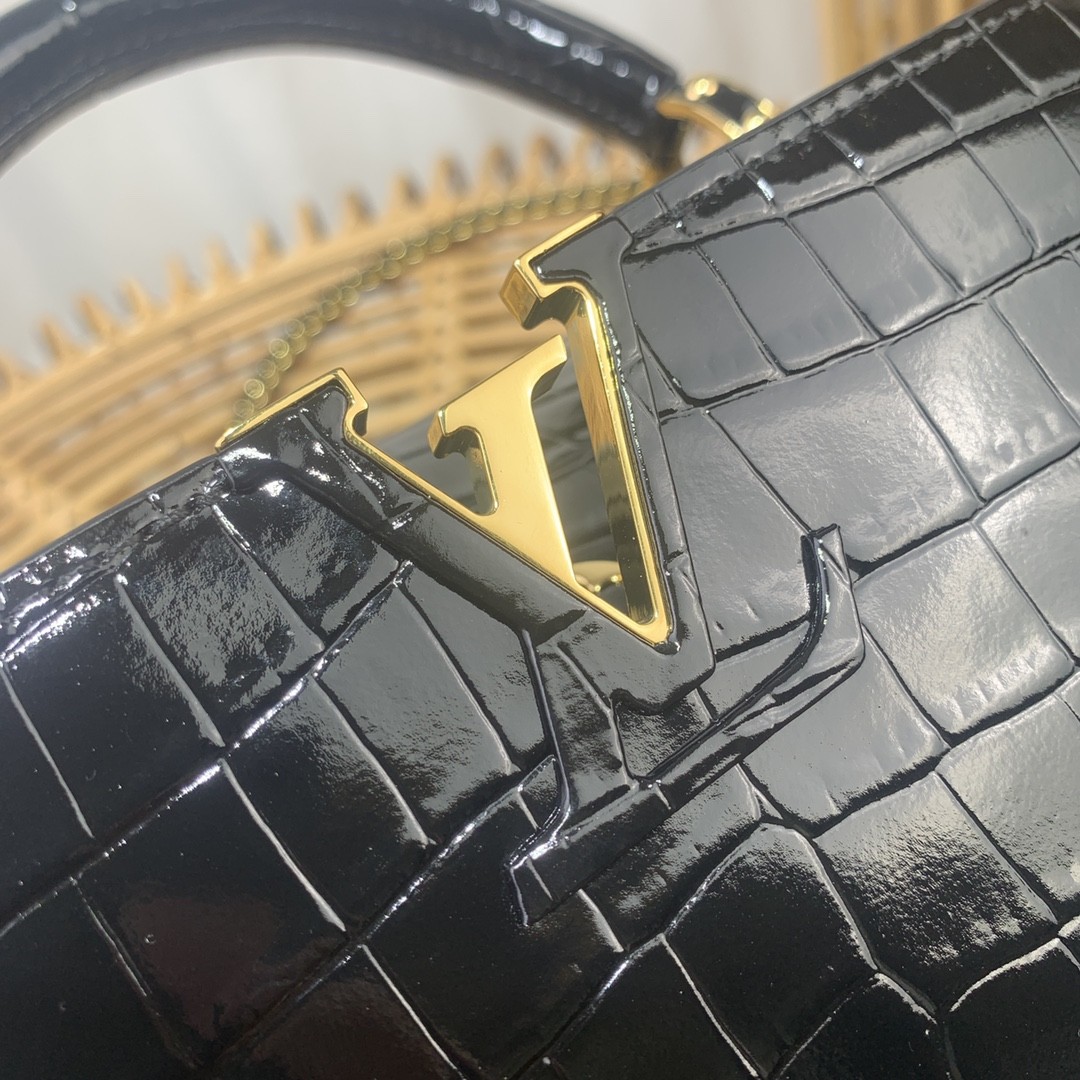 루이비통 LV CAPUCINES BB 카푸신 BB 토트 백