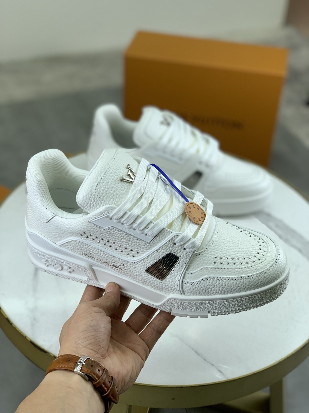 [LOUIS VUITTON-루이비통]  루이비통 트레이너 스니커즈