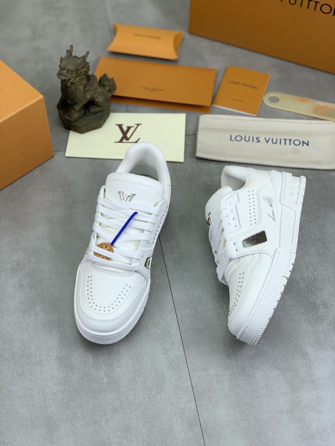 [LOUIS VUITTON-루이비통]  루이비통 트레이너 스니커즈