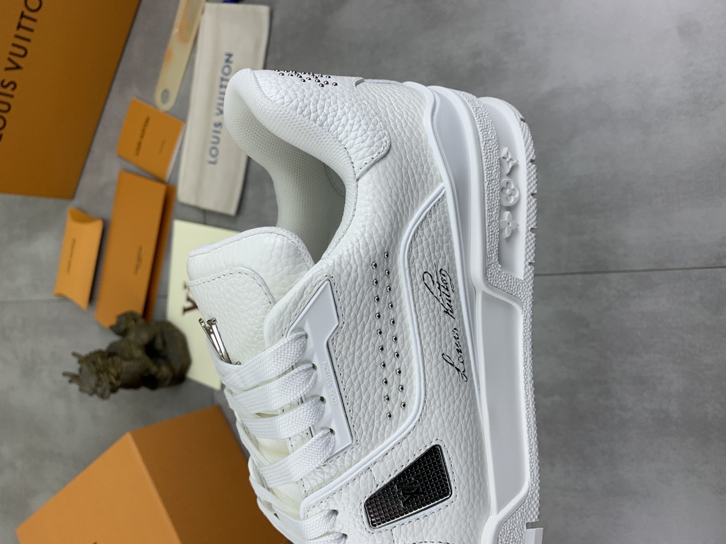 [LOUIS VUITTON-루이비통]  루이비통 트레이너 스니커즈
