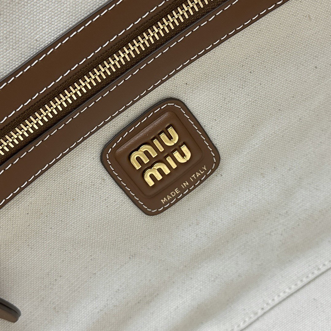 [MIU MIU-미우미우] 미우미우 캔버스 패브릭 사각 토트백