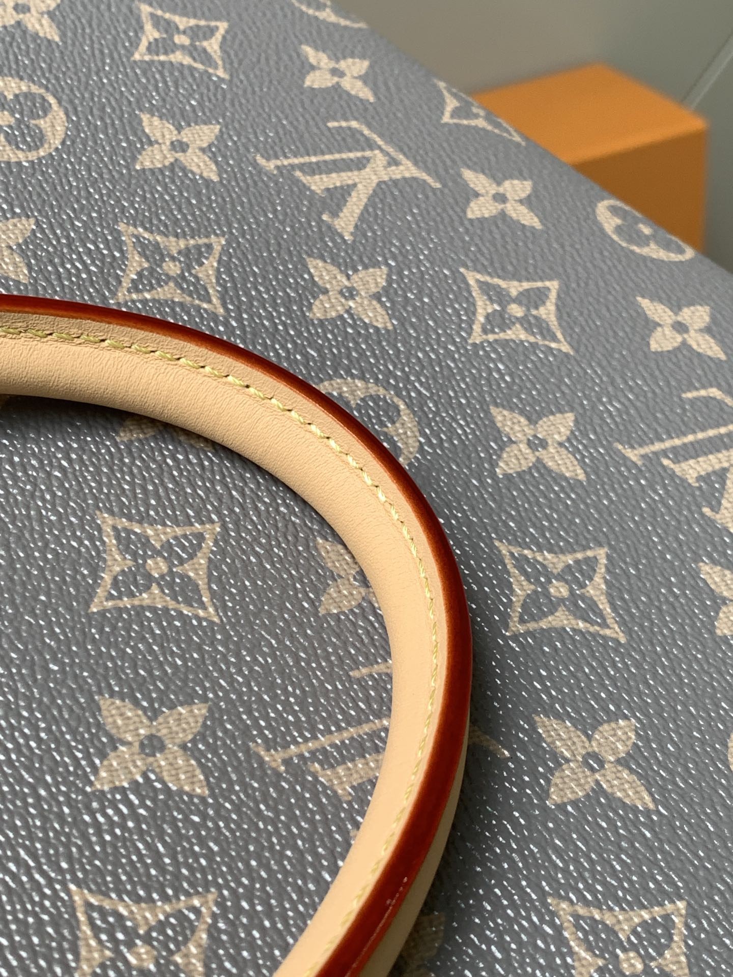 [LOUIS VUITTON-루이비통] 루이비통 온더고 MM토트백 m12415