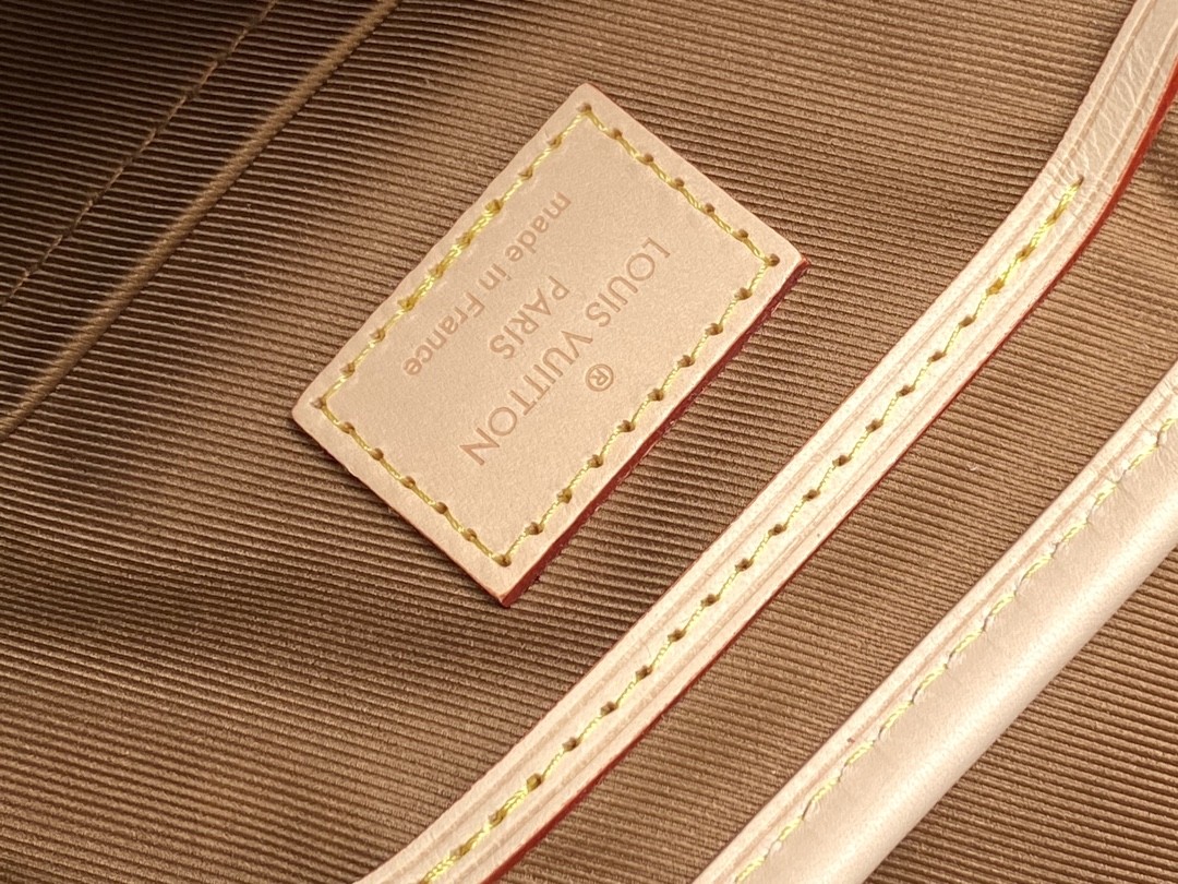 [LOUIS VUITTON-루이비통] 루이비통 몽수리 미니 M11199