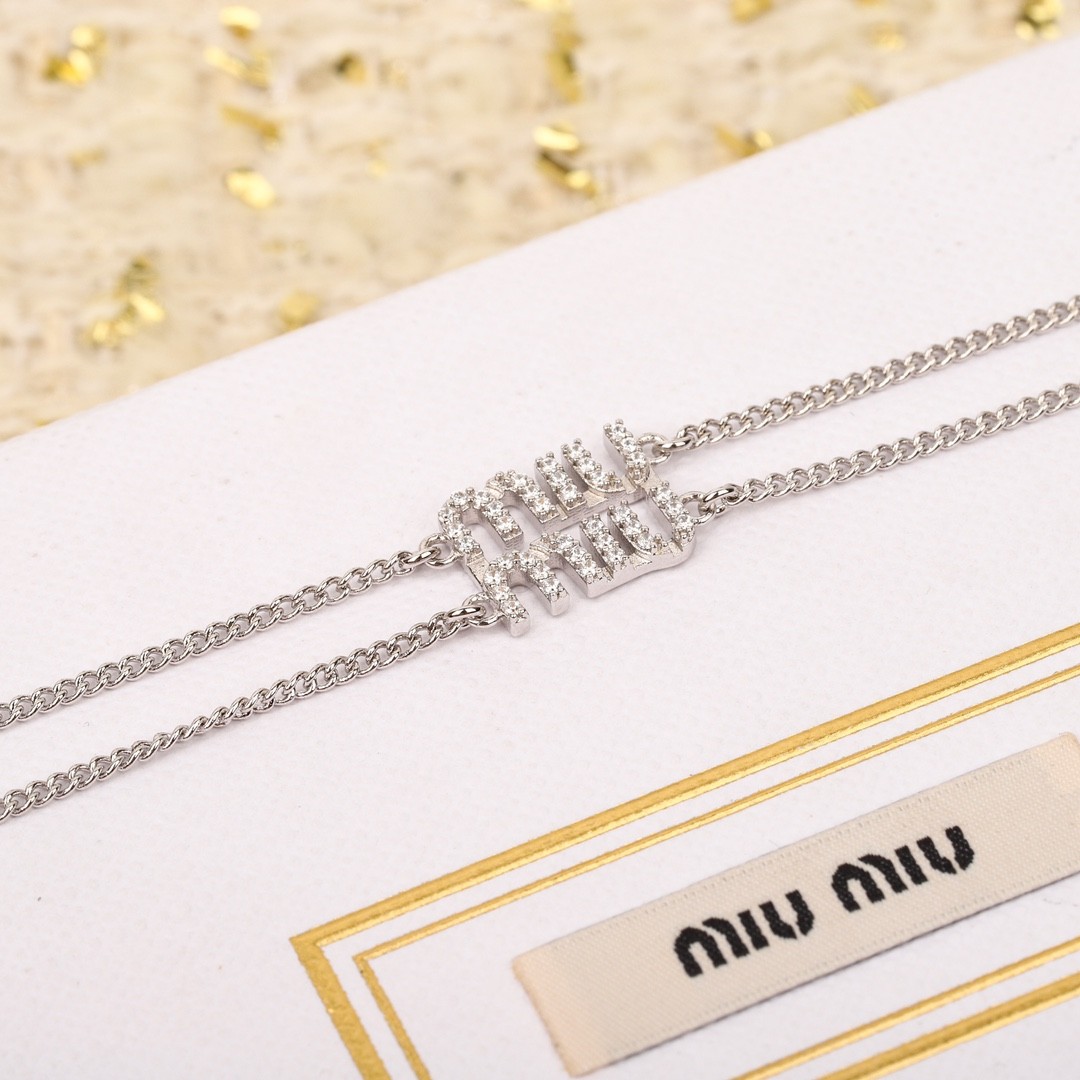 [MIU MIU-미우미우] 미우미우 로고  크리스탈  네크리스 목걸이