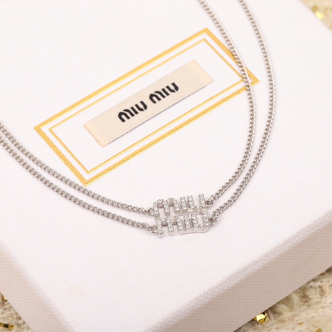 [MIU MIU-미우미우] 미우미우 로고  크리스탈  네크리스 목걸이