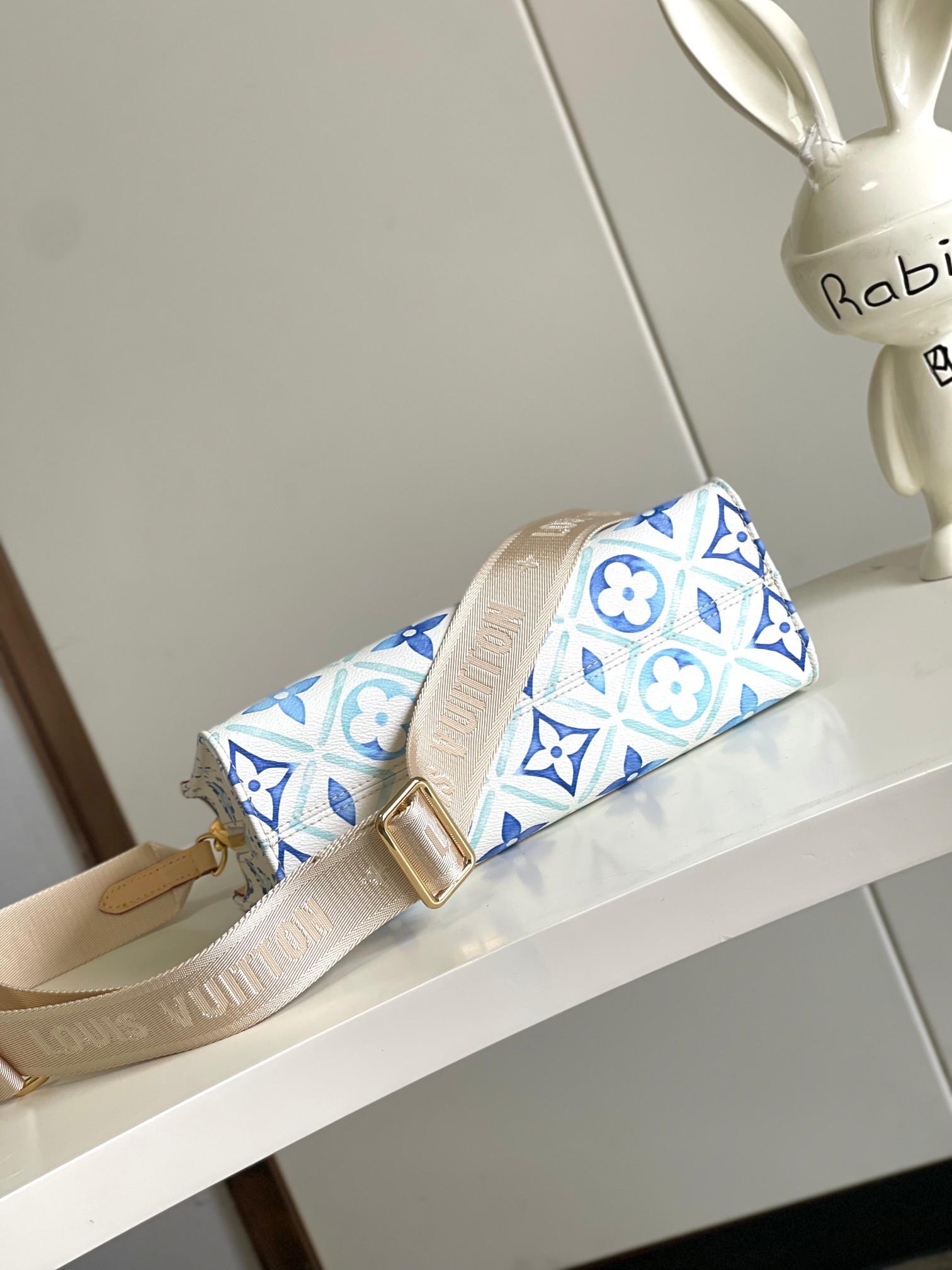 [LOUIS VUITTON-루이비통] 루이비통 온더고 이스트웨스트 M25318