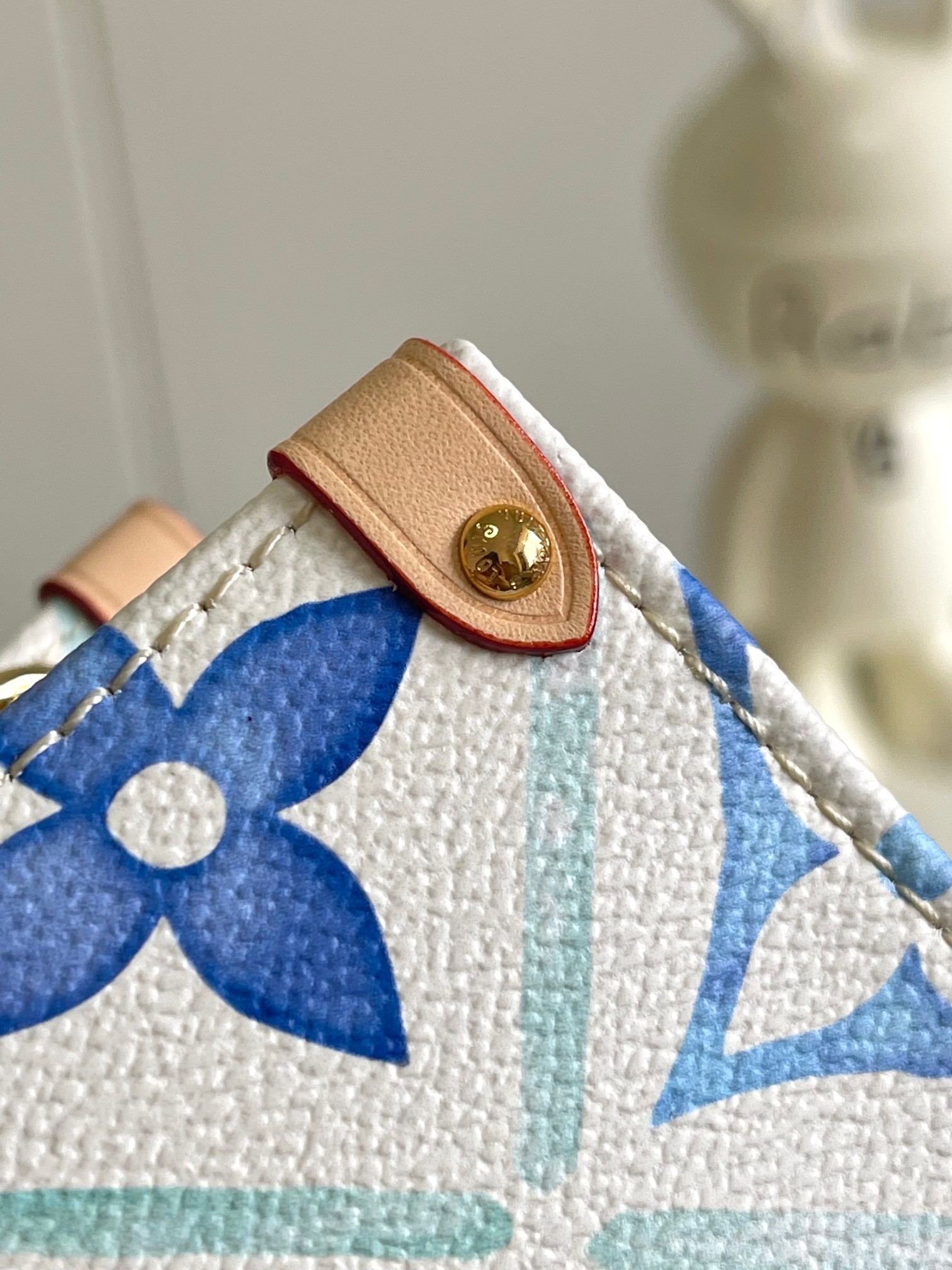 [LOUIS VUITTON-루이비통] 루이비통 온더고 이스트웨스트 M25318