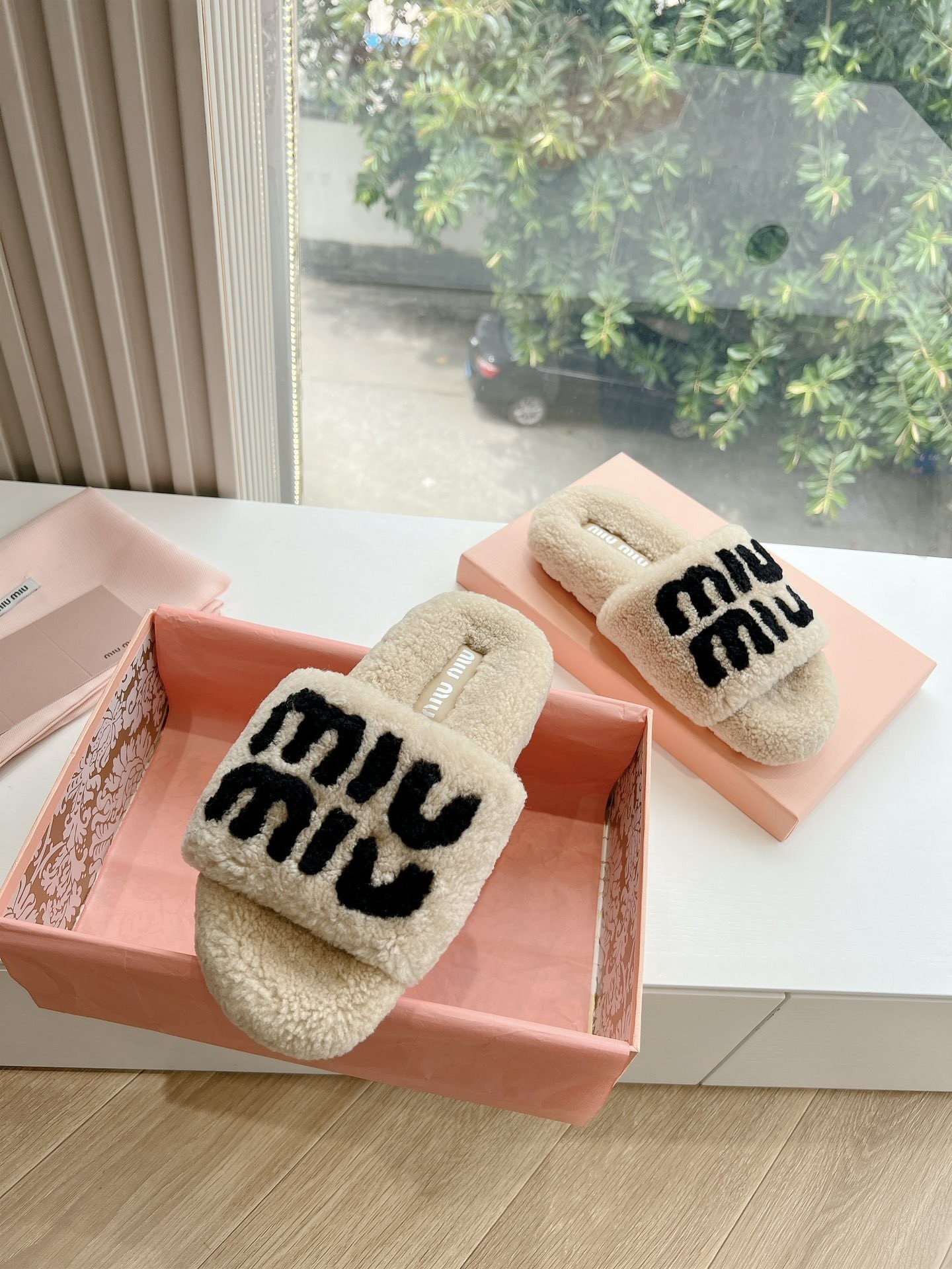 [MIU MIU-미우미우] 미우미우 털 슬리퍼