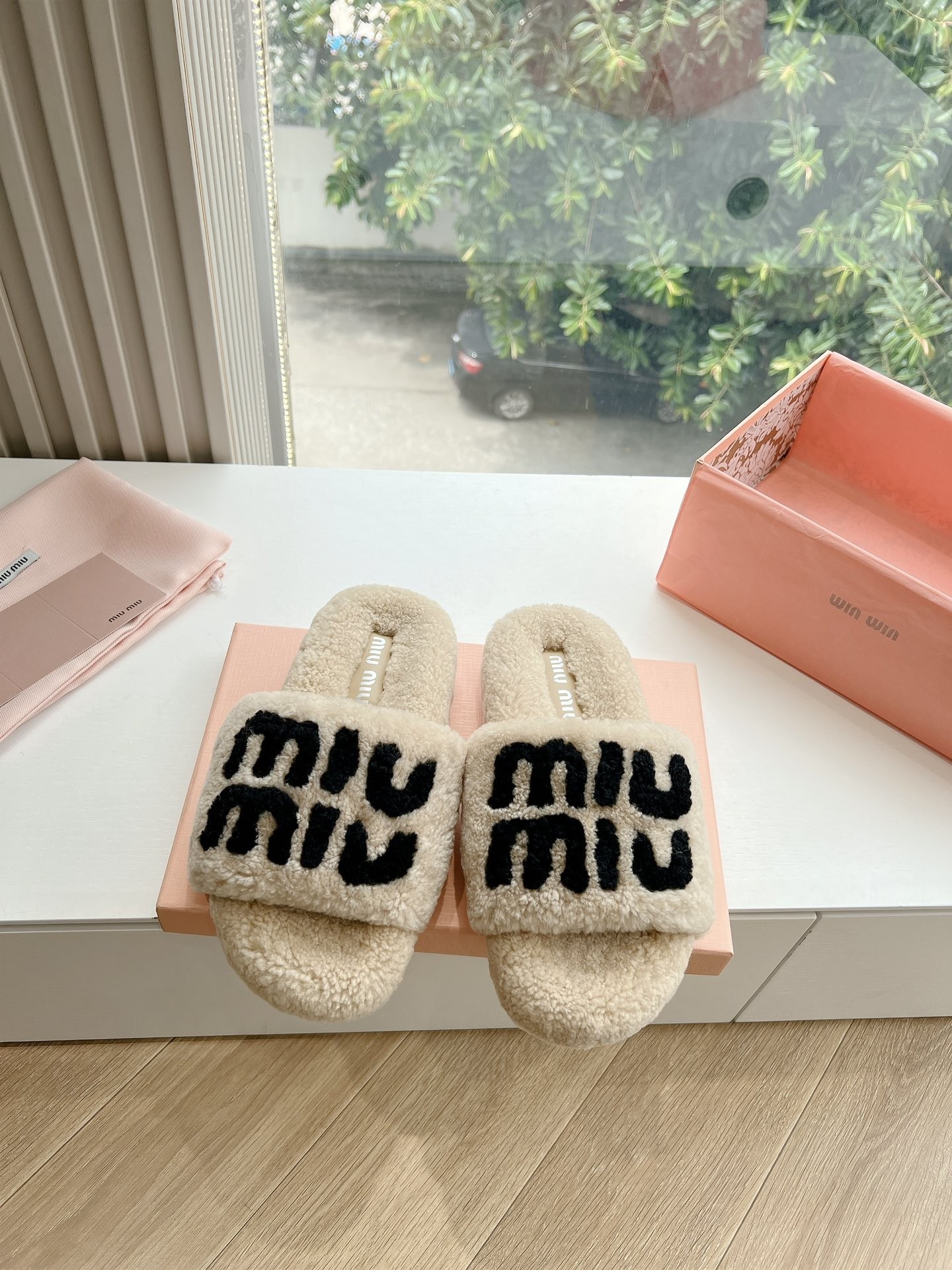 [MIU MIU-미우미우] 미우미우 털 슬리퍼