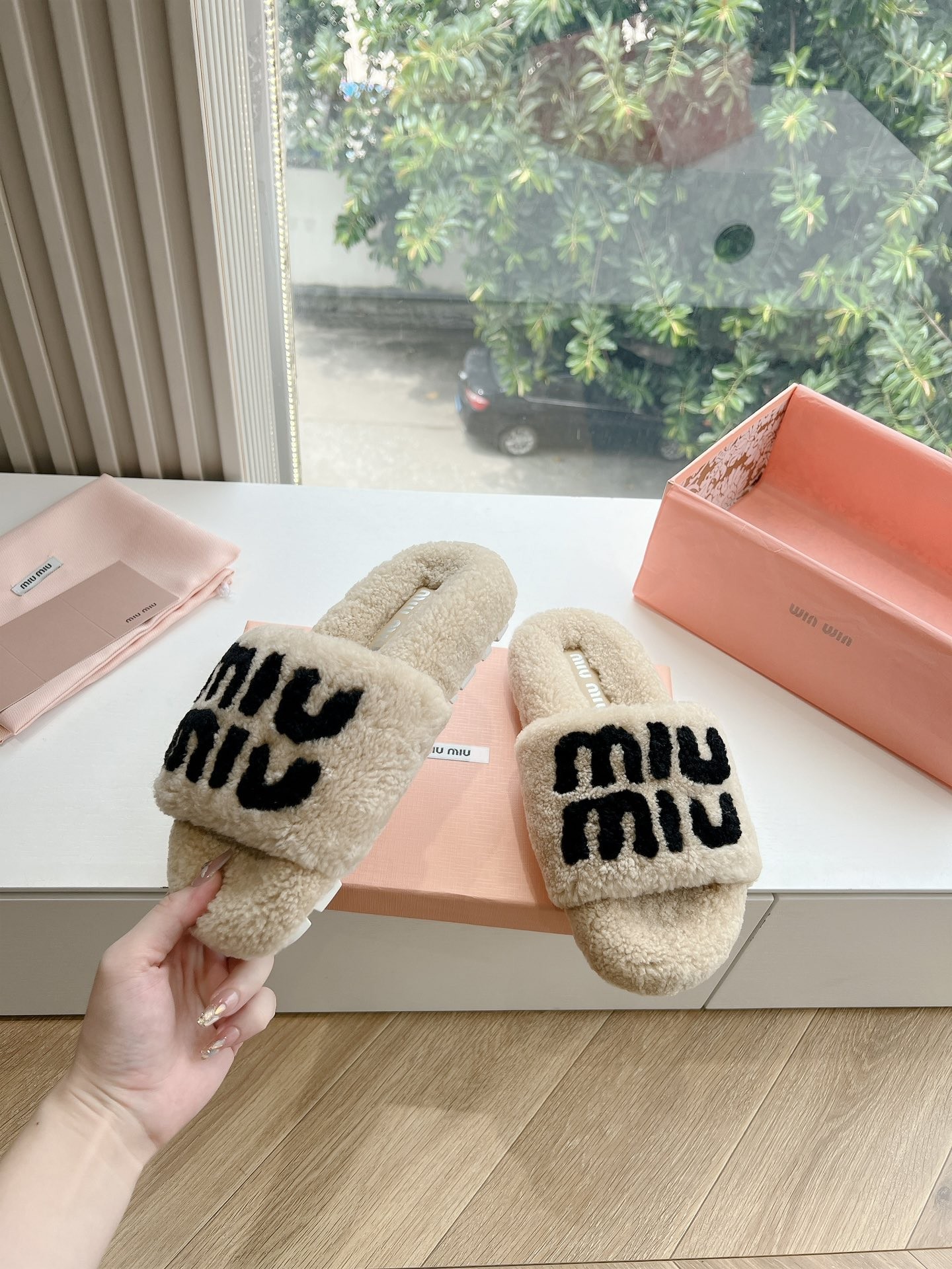 [MIU MIU-미우미우] 미우미우 털 슬리퍼