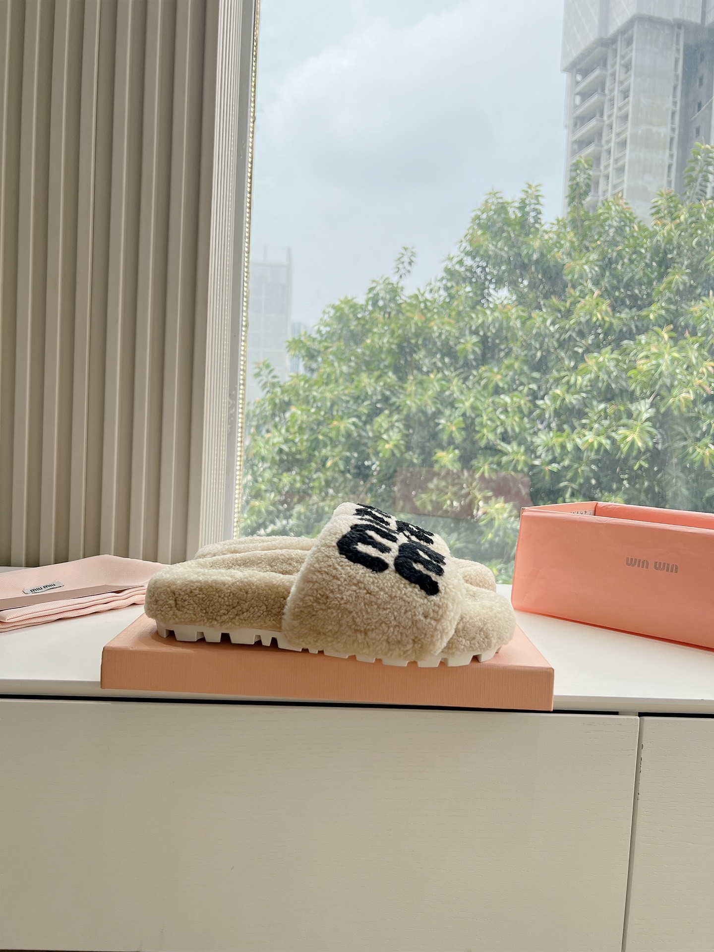 [MIU MIU-미우미우] 미우미우 털 슬리퍼