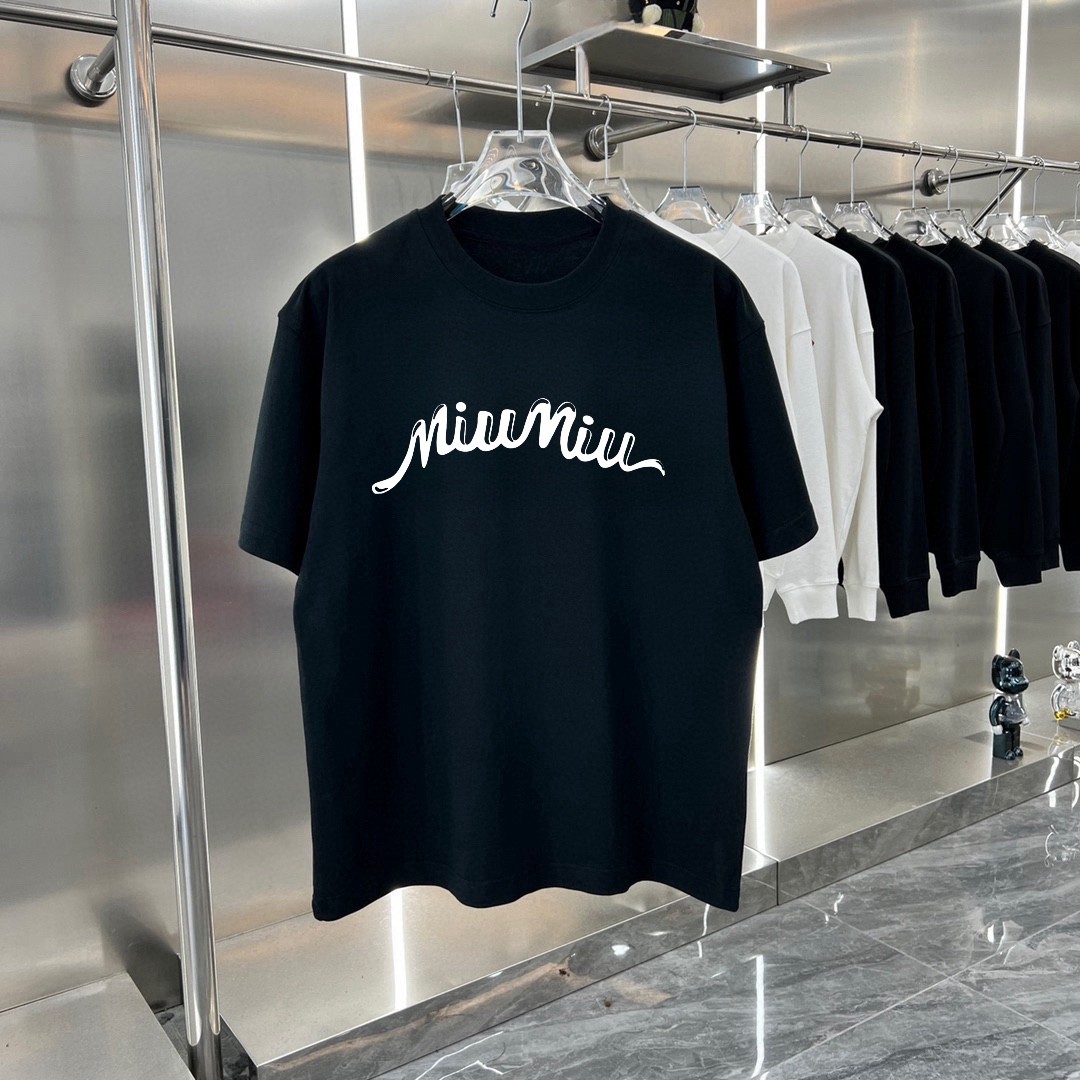[MIU MIU-미우미우] 미우미우 2024 블랙  로고 티셔츠
