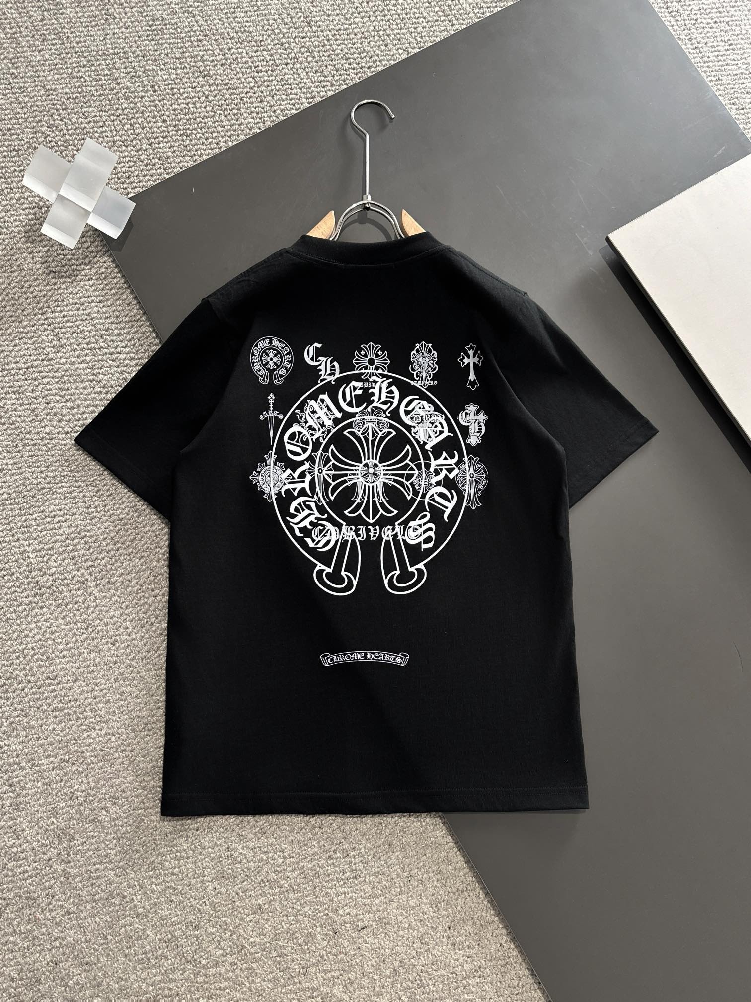 [CHROM HEARTS -크롬하츠] 크롬하츠 로고 코튼 반팔티