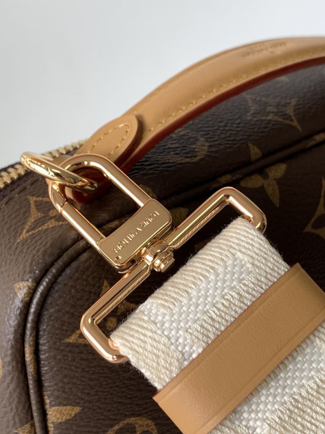 [LOUIS VUITTON-루이비통] 루이비통 유틸리티 크로스백 M80446