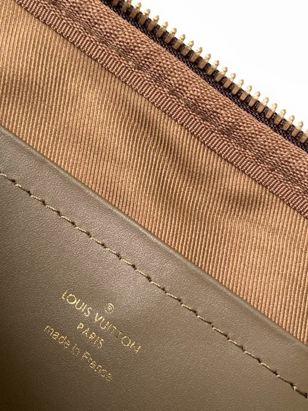 [LOUIS VUITTON-루이비통] 루이비통 유틸리티 크로스백 M80446