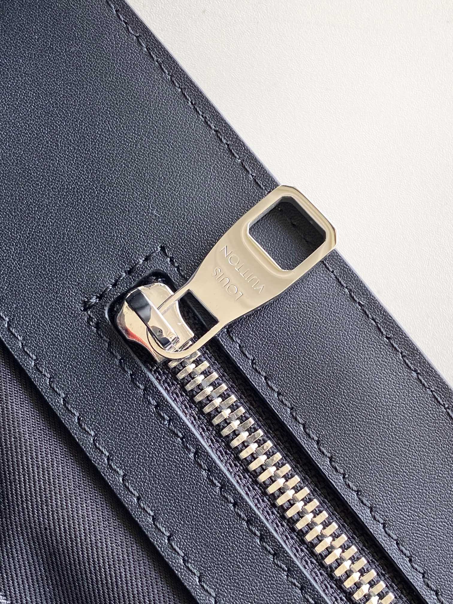 [LOUIS VUITTON-루이비통] 루이비통 삭 플라 24H 데일리 토트백  M47059