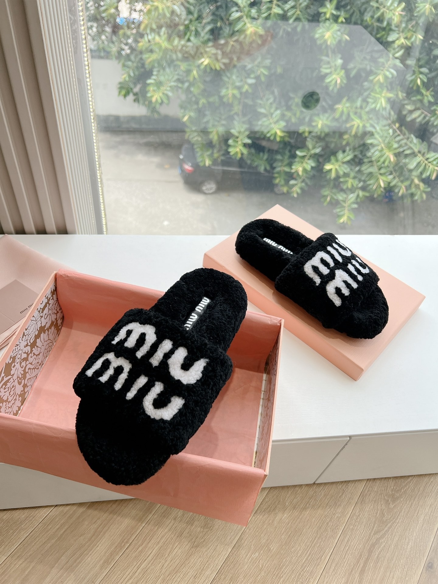 [MIU MIU-미우미우]  미우미우 털 슬리퍼