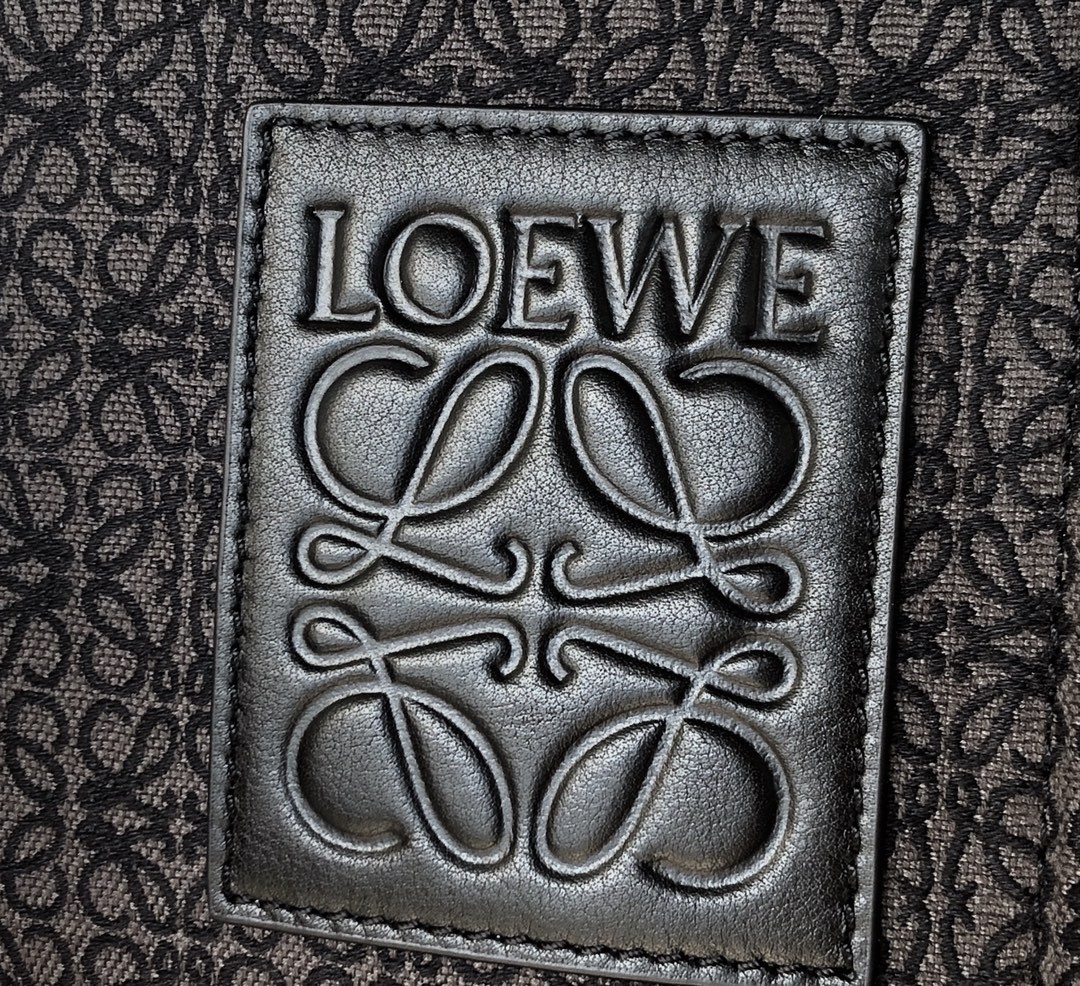 로에베 쿠션 토트백