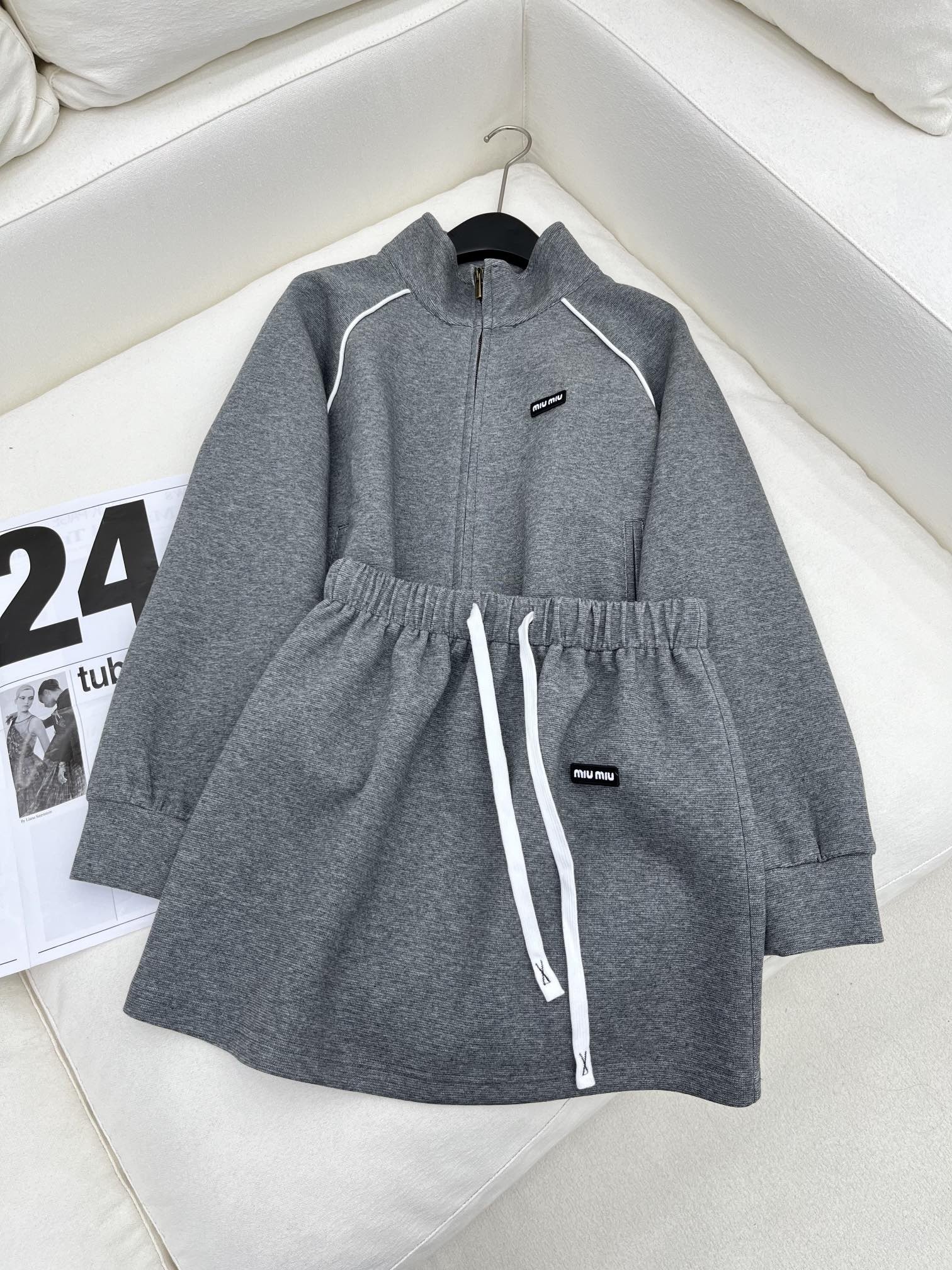 [MIU MIU-미우미우]  미우미우 캐주얼 후드집업 세트