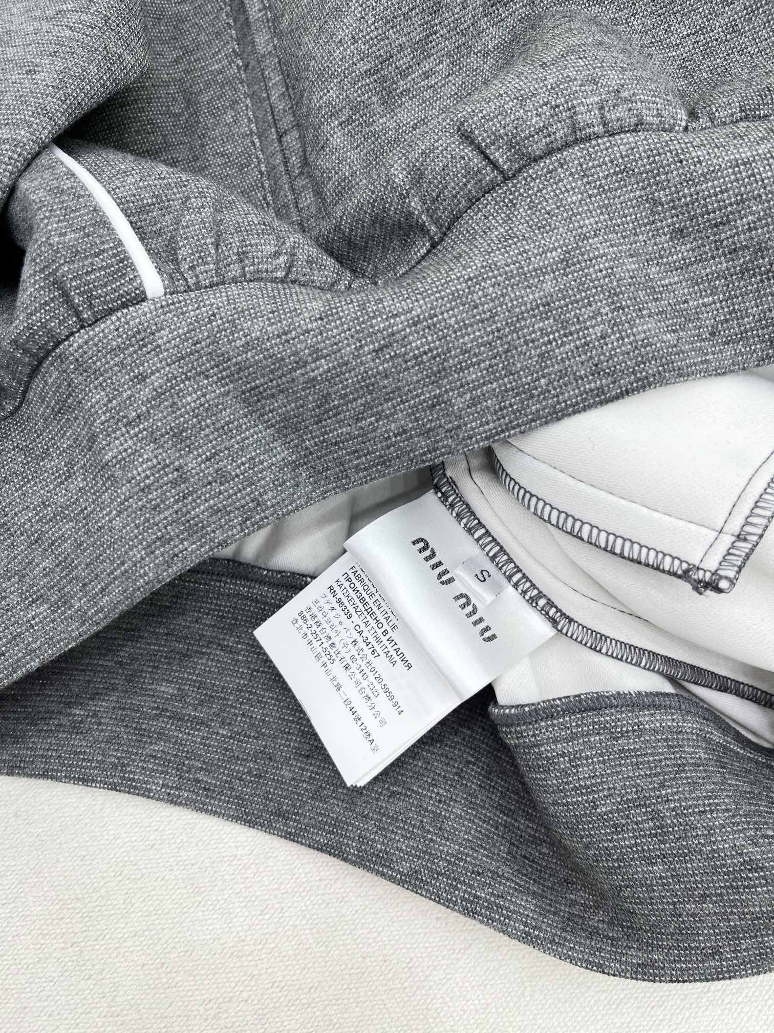 [MIU MIU-미우미우]  미우미우 캐주얼 후드집업 세트