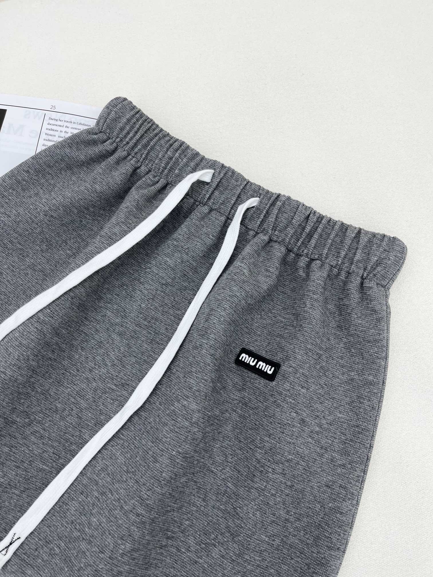 [MIU MIU-미우미우]  미우미우 캐주얼 후드집업 세트