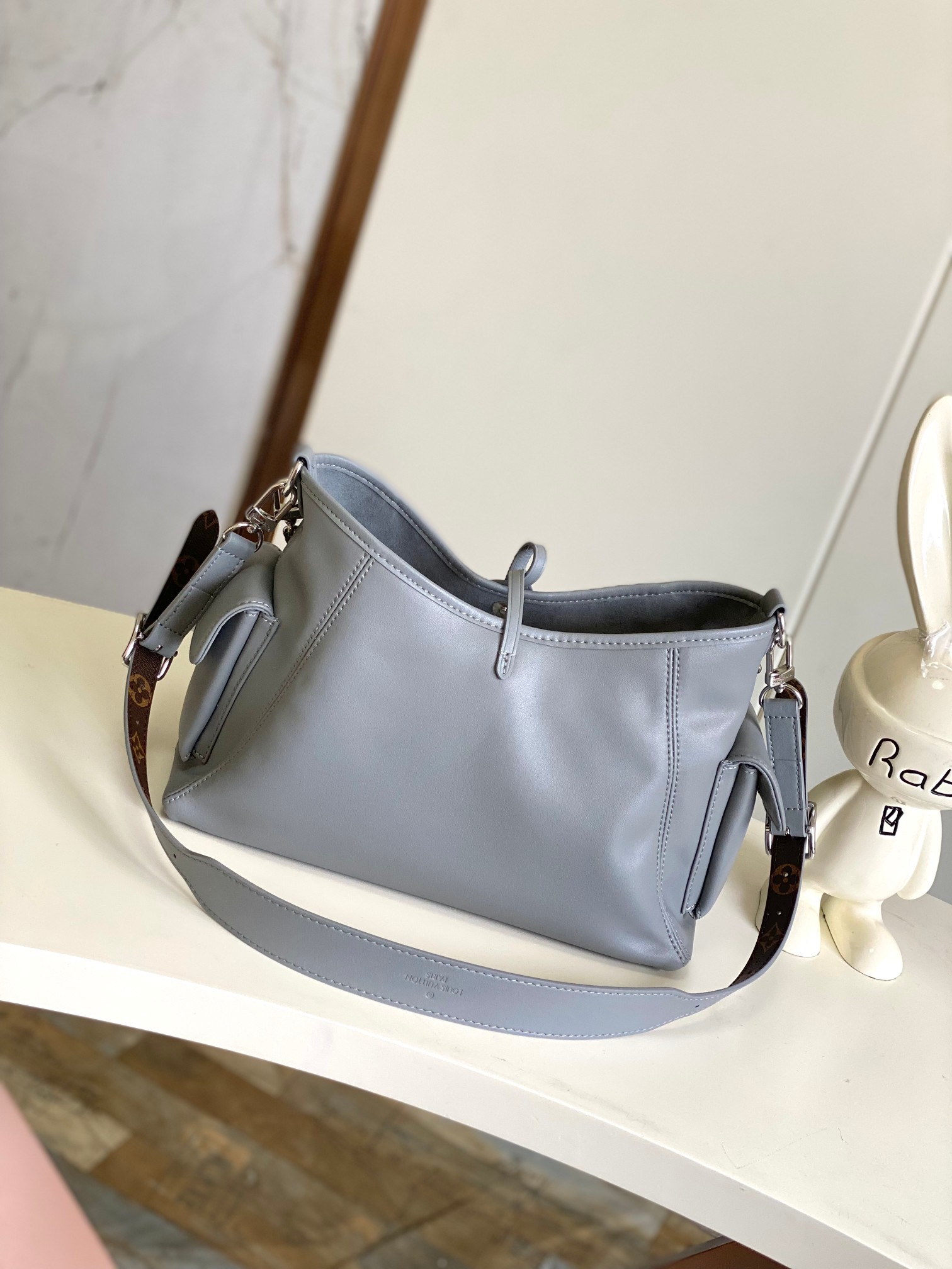 [LOUIS VUITTON-루이비통] 루이비통 캐리얼 카고 PM백 M12579