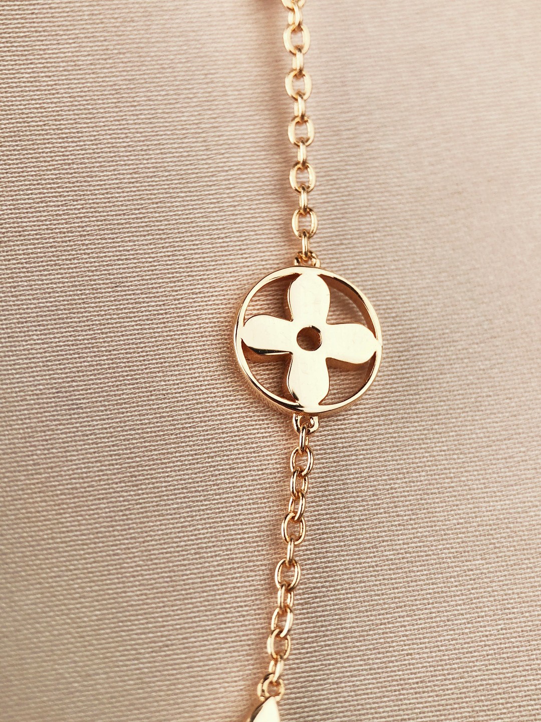 [LOUIS VUITTON-루이비통] 루이비통 모노그램 로고 팔찌