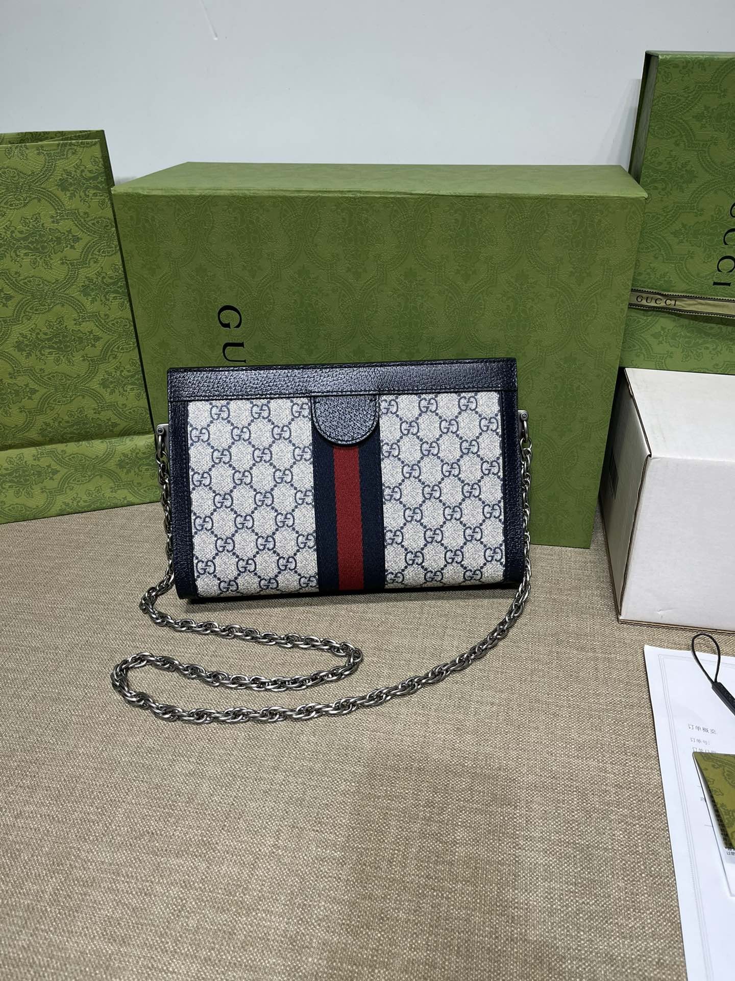 구찌 오피디아 GG 수프림 스몰 숄더백