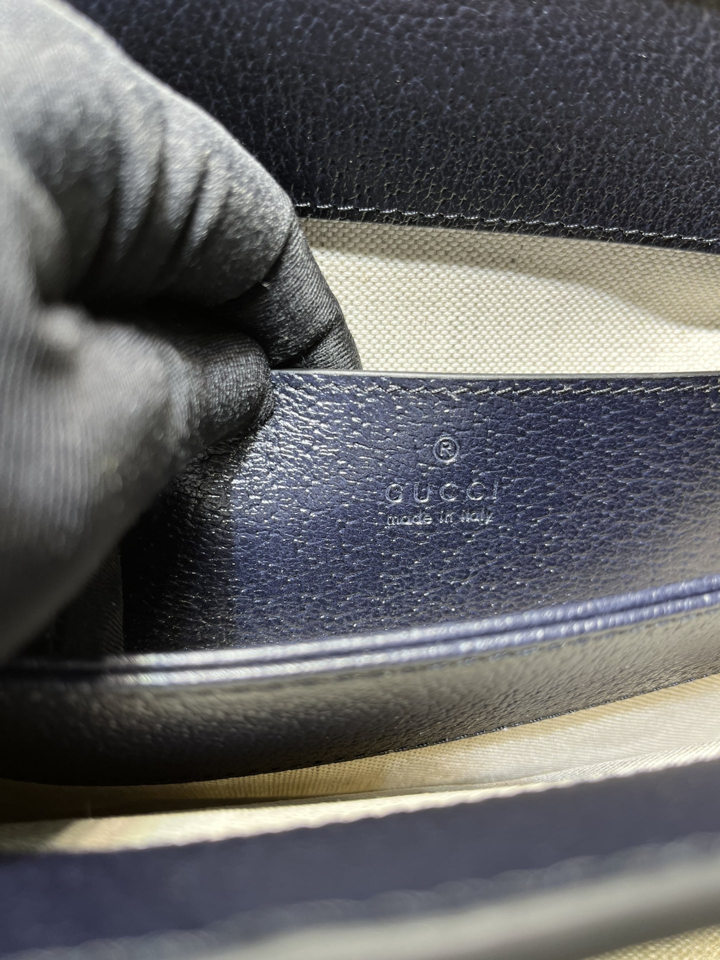 구찌 오피디아 GG 수프림 스몰 숄더백