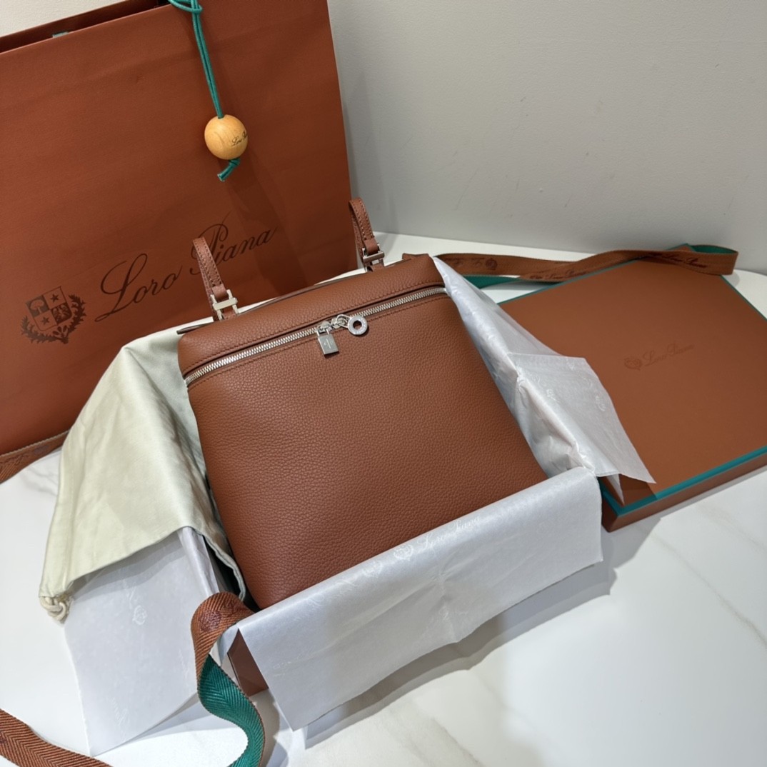 로로피아나 백팩 엑스트라 포켓