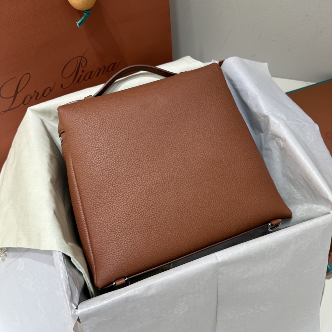 로로피아나 백팩 엑스트라 포켓