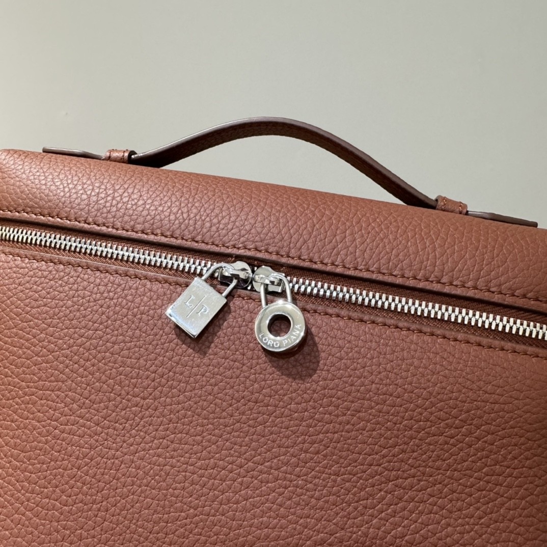 로로피아나 백팩 엑스트라 포켓