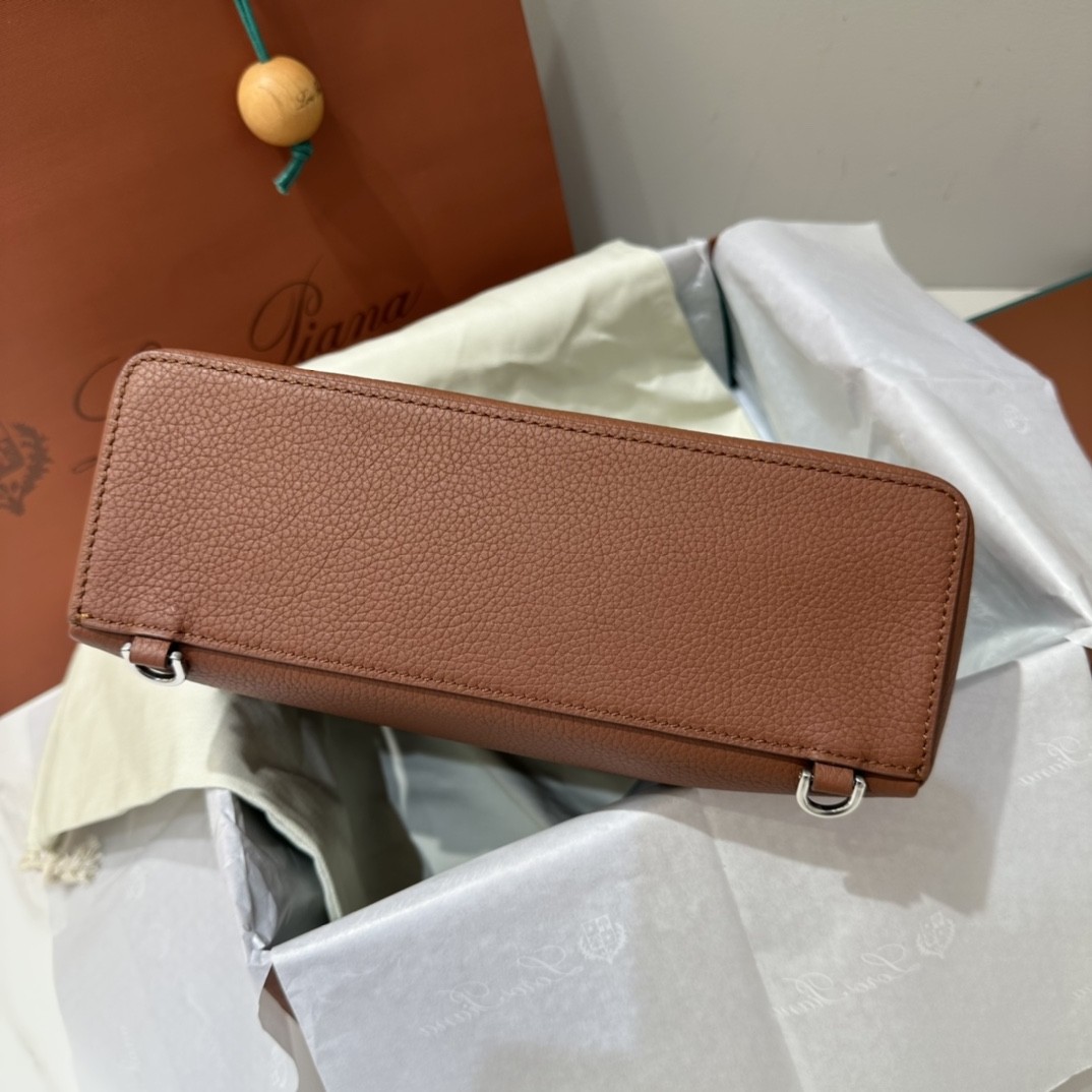 로로피아나 백팩 엑스트라 포켓