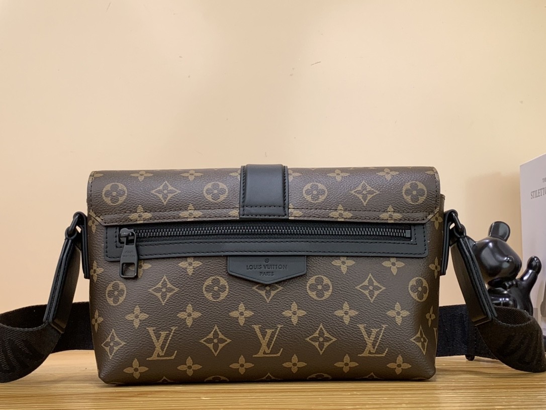 [LOUIS VUITTON-루이비통] 루이비통 S 케이프 메신저 크로스백