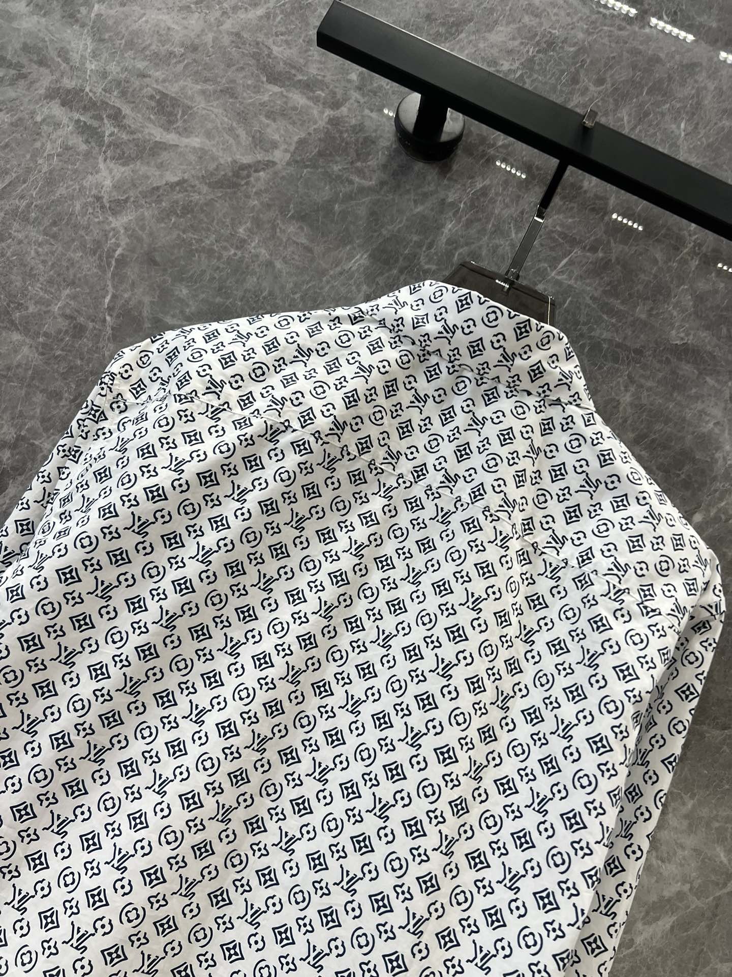 [LOUIS VUITTON-루이비통] 루이비통 풀 모노그램  셔츠
