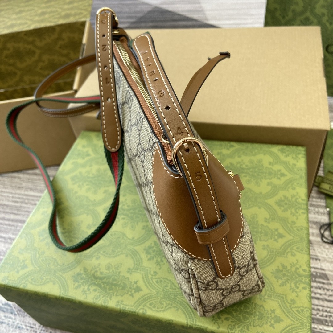 [GUCCI-구찌] 구찌 GG 엠블럼 핸드백