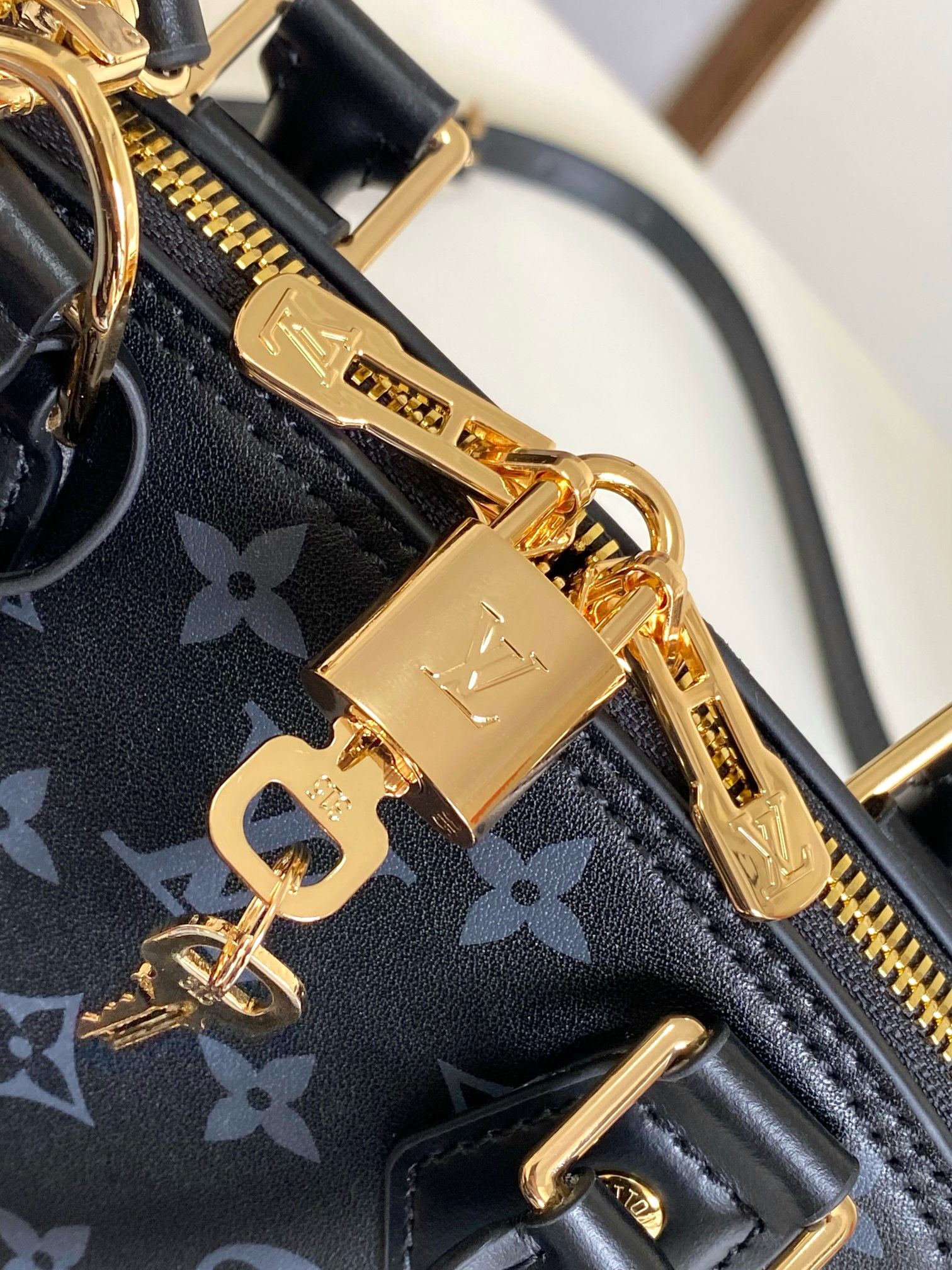 [LOUIS VUITTON-루이비통] 루이비통 알바BB M12289 블랙