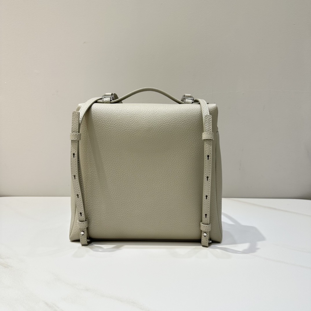 로로피아나 엑스트라 포켓 백팩