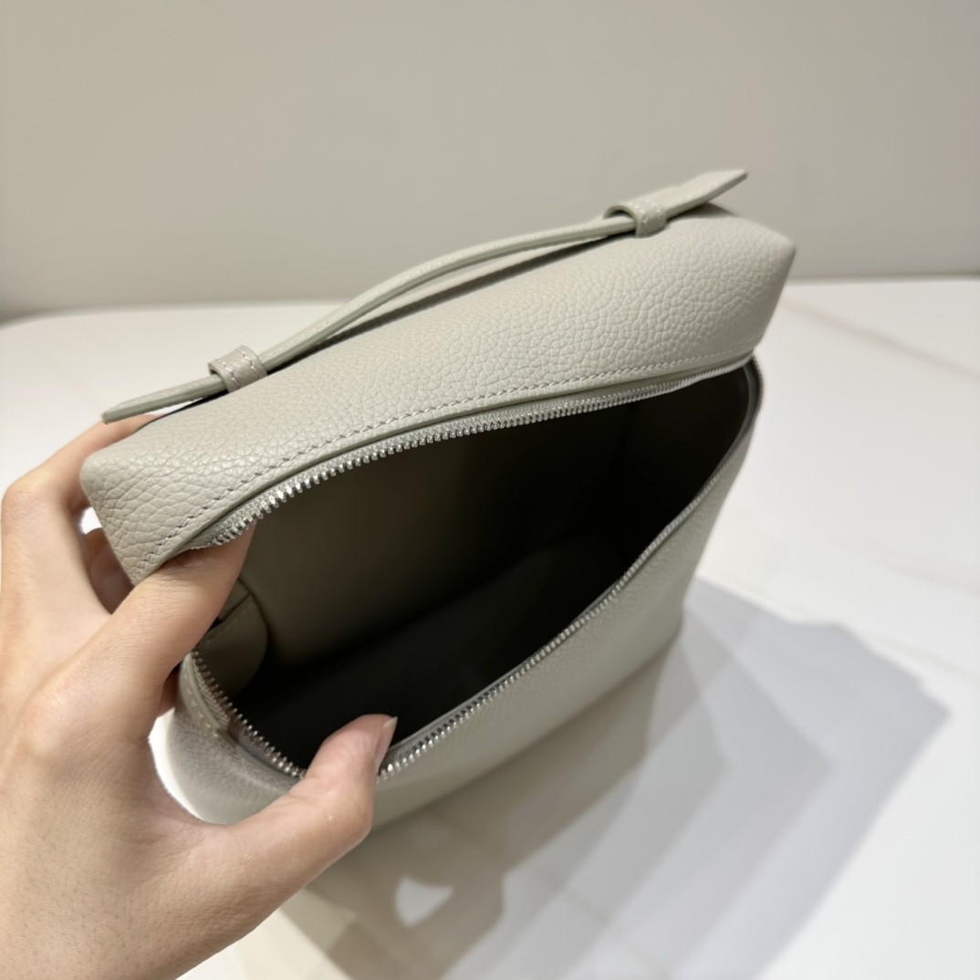 로로피아나 엑스트라 포켓 백팩