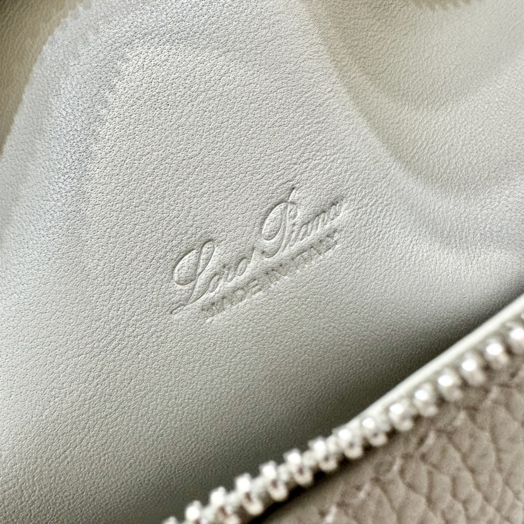 로로피아나 엑스트라 포켓 백팩