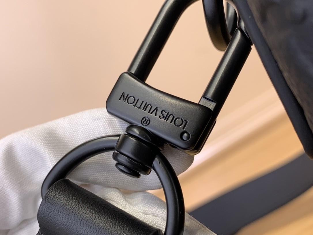 [LOUIS VUITTON-루이비통] 루이비통 스티머 PM 남성 크로스백