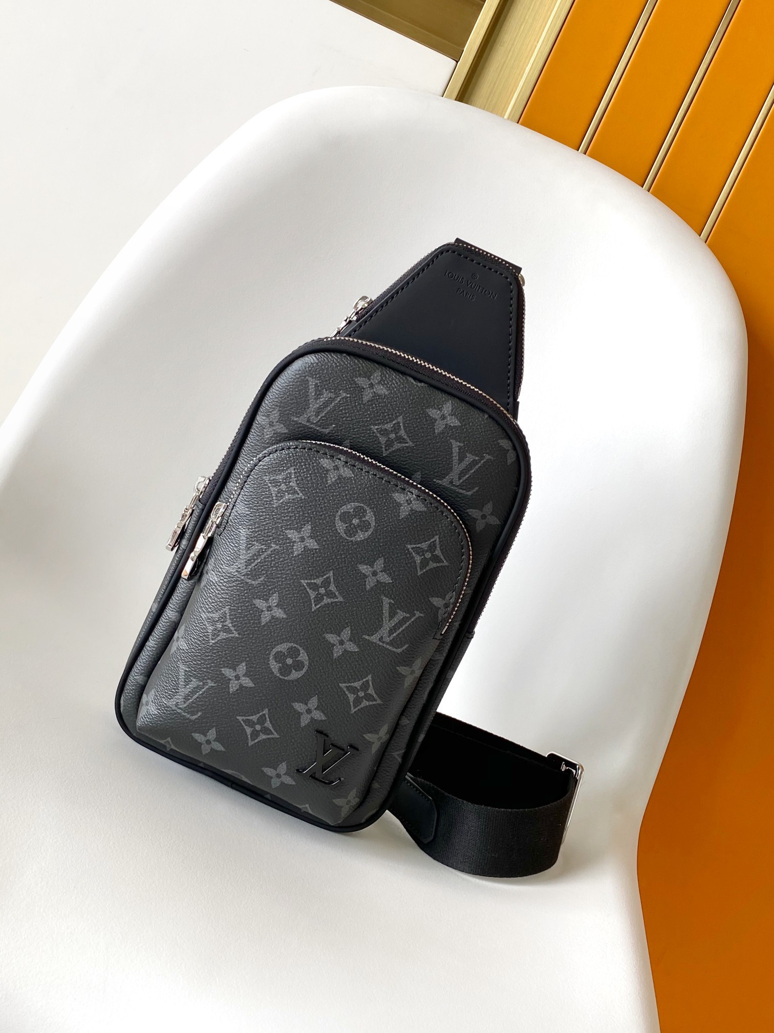 [LOUIS VUITTON-루이비통] 루이비통 에비뉴 슬링백 M47137