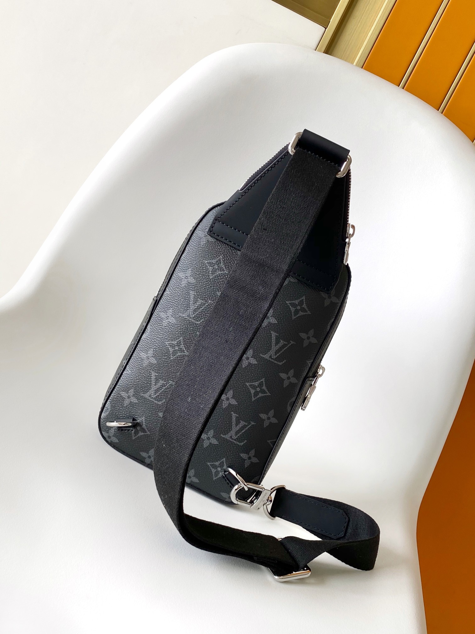 [LOUIS VUITTON-루이비통] 루이비통 에비뉴 슬링백 M47137