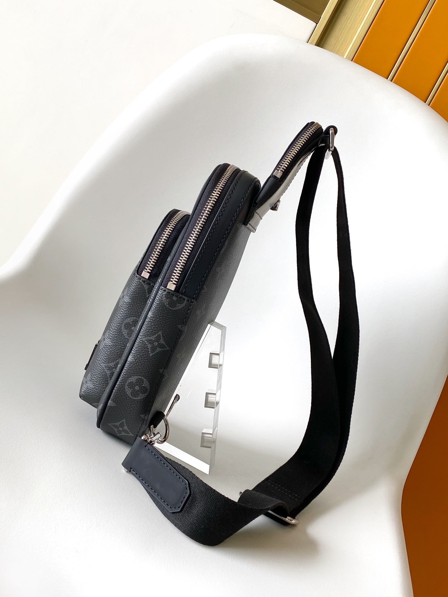 [LOUIS VUITTON-루이비통] 루이비통 에비뉴 슬링백 M47137