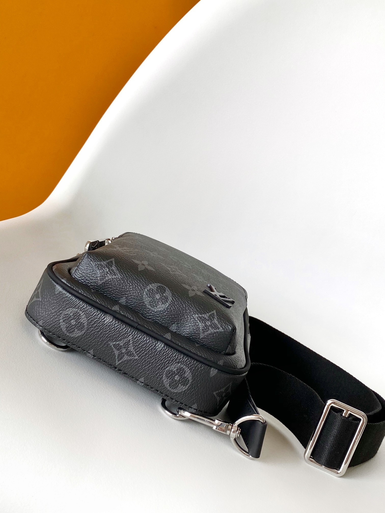 [LOUIS VUITTON-루이비통] 루이비통 에비뉴 슬링백 M47137