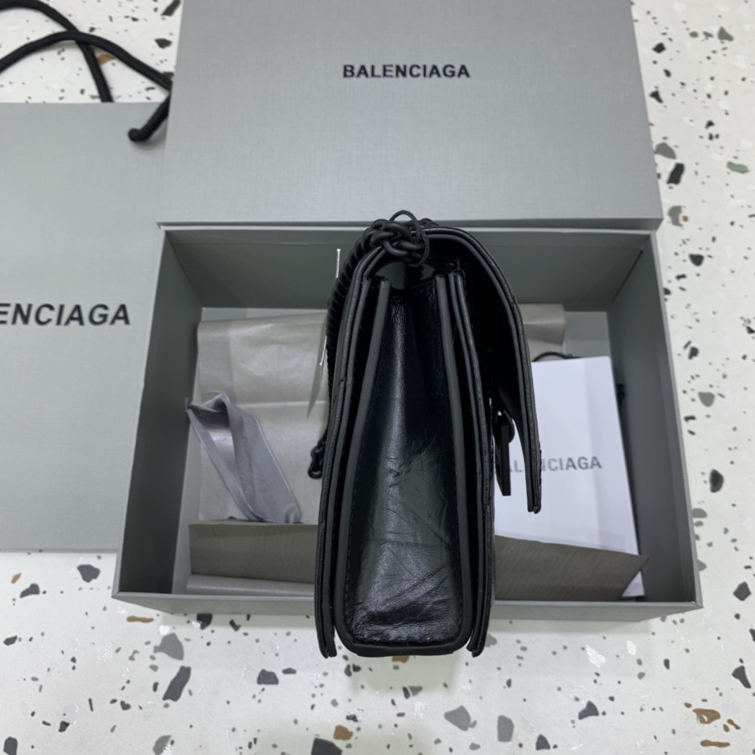 발렌시아가 크러쉬 체인백