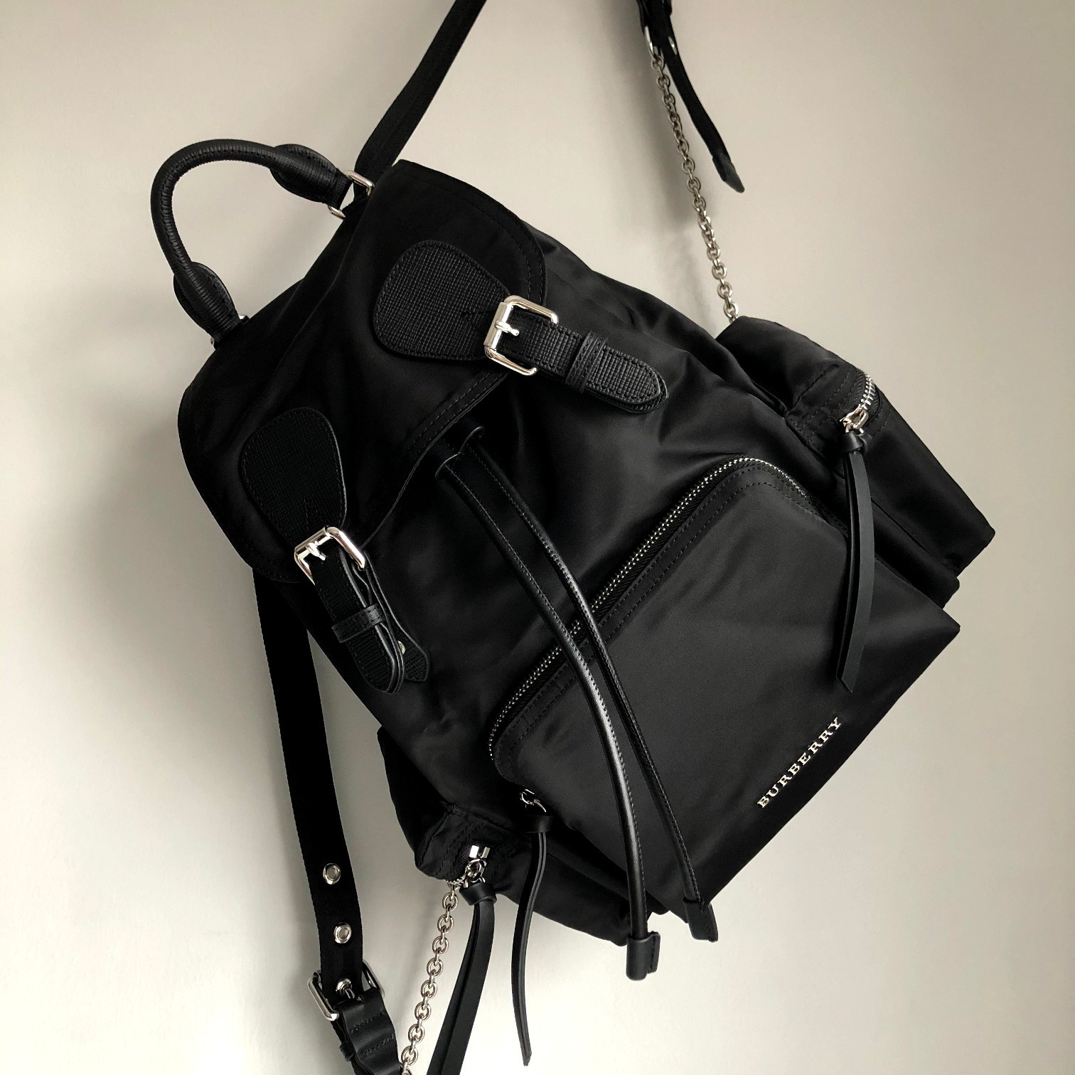 [BURBERRY-버버리] 버버리 미디움 로고 럭색 백팩