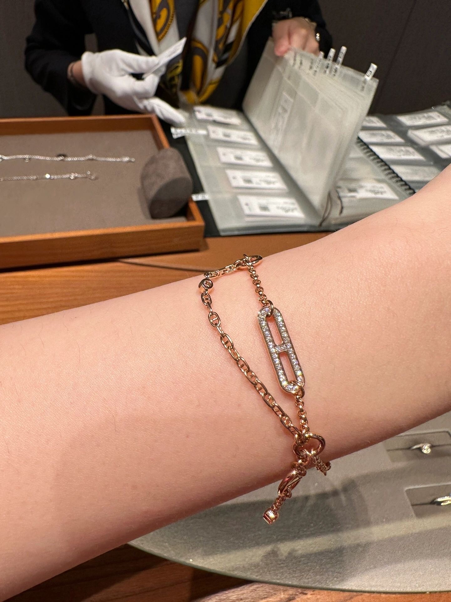 [HERMES-에르메스] 에르메스 샹달 골드 팔찌