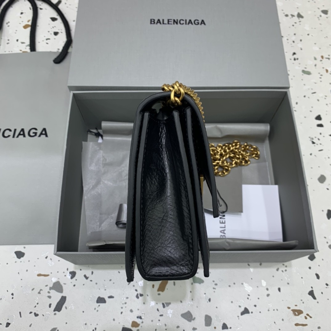 발렌시아가 크러쉬 체인백